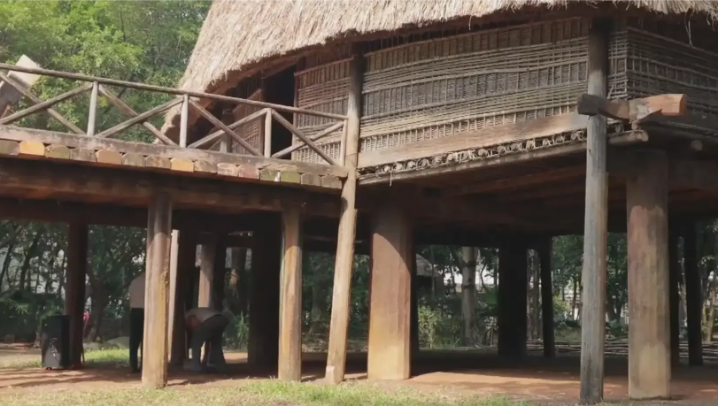 Giữ nếp nhà rông giữa nhịp sống đương đại